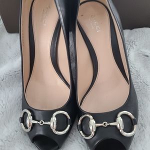 Gucci shoes size 37 = US size 7